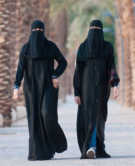 what do women wear in saudi arabia oberski shiffler