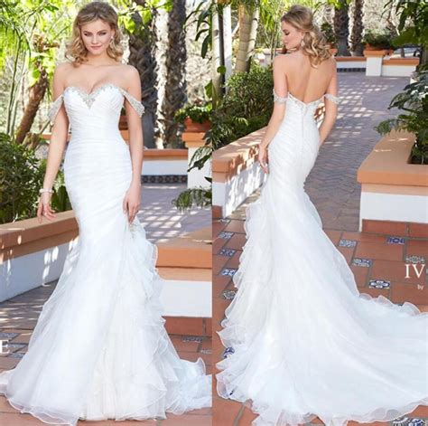 New Arrival 2017 Sexy Sweetheart Wedding Dresses Beaded Ruffles Pleated