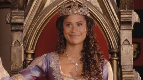 Image Queen Guinevere Angel Coulby Merlin Wiki Bbc Tv Series