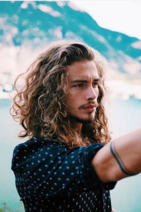 We take the time to write something of value. Coupe de cheveux homme dégradé espagnol