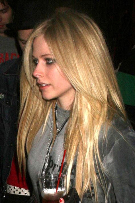Avril Lavigne Straight Golden Blonde Hairstyle Steal Her Style