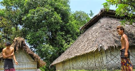 Para saudagar cina ini bukan hanya membawa dagangannya ke laos, namun juga ke negara tetangganya, seperti thailand dan birma (myanmar. DESA KARANG BAJO - LOMBOK UTARA: Sejarah Penyebaran Agama ...