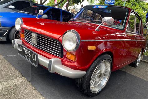 Nostalgia Sedan Lawas Daihatsu Compagno Berlina Lansiran 1966