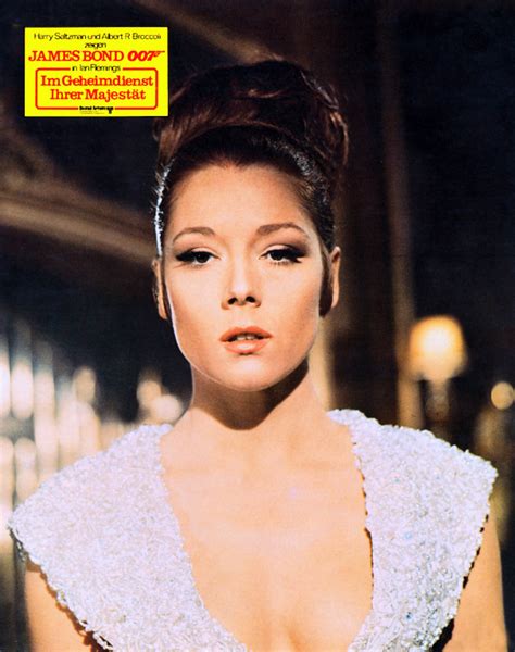 Actress dame diana rigg, famous for roles including emma peel in tv series the avengers and olenna tyrell in game of dame diana also played the only woman who became mrs james bond. Tracy (Diana Rigg) - Club James Bond France
