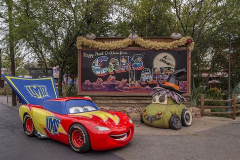 Photos Lightning Mcqueen And Mater Debut Haul O Ween Costumes At