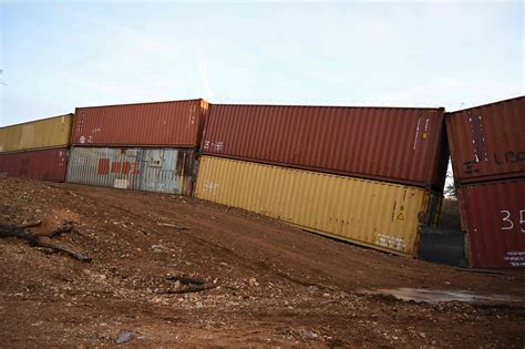 Arizona To Dismantle 80m Shipping Container Wall On Mexican Border