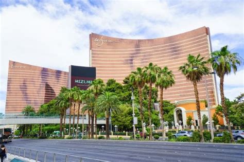 Top 10 Las Vegas Hotels On The Strip Travel Notes And Guides