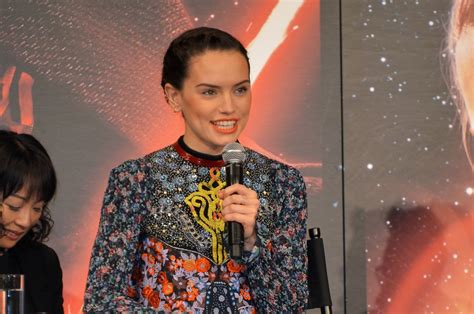 Watch Daisy Ridley Shows Off Lightsaber Skills In New Video