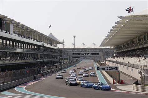Porsche Mobil 1 Supercup In Abu Dhabi Nicki Thiim Mit Zwei Siegen Im