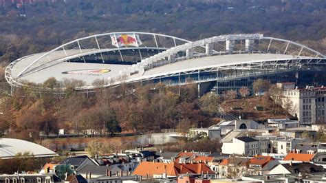 Rb leipzig would play its inaugural season in the oberliga at the stadion am bad in markranstädt. Red-Bull-Arena mit 57.000 Plätzen: Doch kein Neubau: RB Leipzig will WM-Stadion kaufen und ...