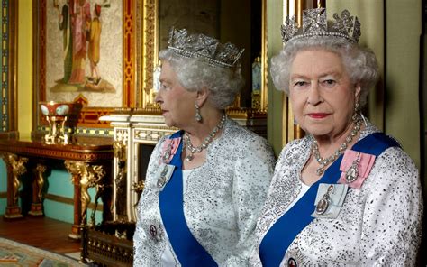 The Official Diamond Jubilee Portrait Of Queen Elizabeth Ii