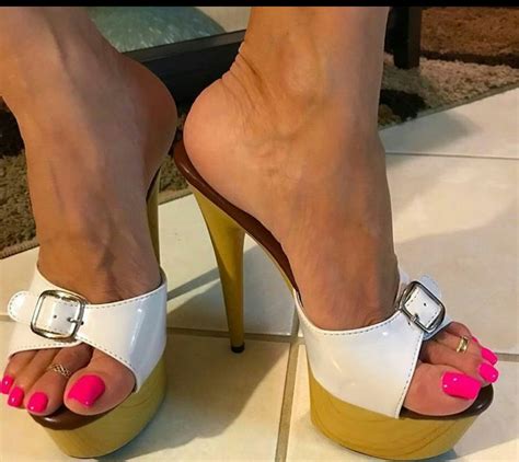 Pin On Pretty Feet In Sexy Shoes