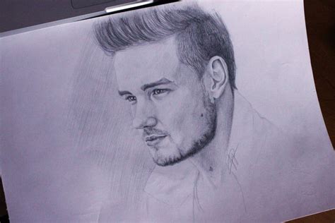 Pin By Кристина Ларрина On Ph One Direction Drawings One Direction