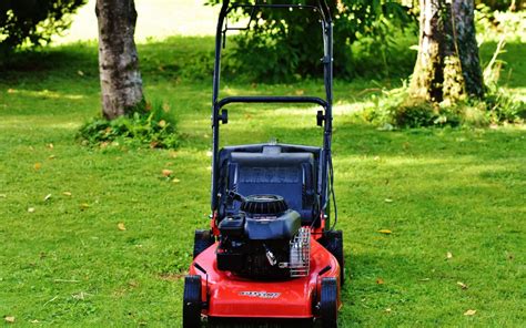 Now knowing the new tractors have more plastic and aluminum than the 1975 models, i would add 100 to 200 pounds more to the 600 pounds. Oil For Your Push Lawn Mower | Advance Auto Parts in 2020 ...