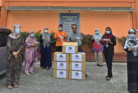 Kuala kubu bharu in hulu selangor becomes ground zero for the 10th by election to take place in malaysia since the historic. Perodua contributes face shields to Hulu Selangor schools ...