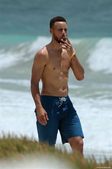 Stephen Curry Goes Shirtless For A Beach Day With Ayesha And We Are All So Blessed Jugadores