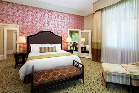 Historic Ocean Deluxe Luxury Hotel Room Royal Hawaiian Resort