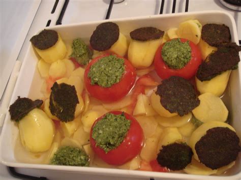 Les recettes dEmilie Pommes de terre et tomates farcies