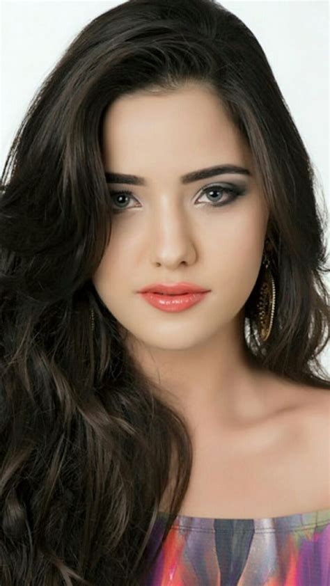 Pin By Halit Spinner On Eyes And Faces Brunette Beauty Beautiful