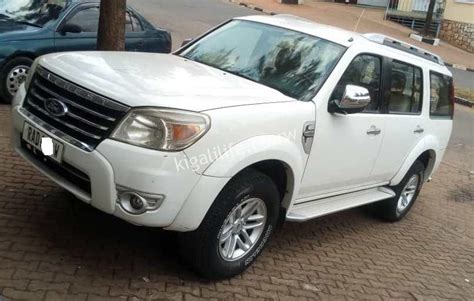 Ford Everest manual 2011: 12M