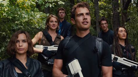 First Trailer For The Divergent Series Allegiant Shows Life Beyond