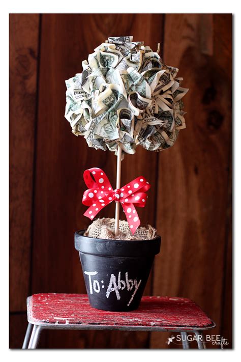 How much is appropriate to give for graduation gifts? 25 Best DIY Graduation Gifts - Oh My Creative