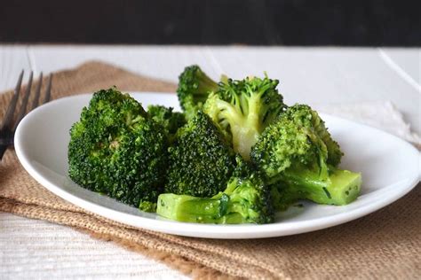 Sandwich con tonno, avocado e cipolle: » Broccoli in padella - Ricetta Broccoli in padella di Misya