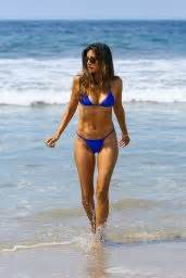 Noureen DeWulf In A Blue Bikini At The Beach In Santa Monica