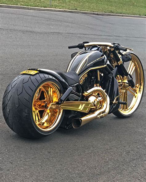 Huge collection, amazing choice, 100+ million high quality, affordable rf and rm images. LWKEY: Gold Harley-Davidson V-Rod