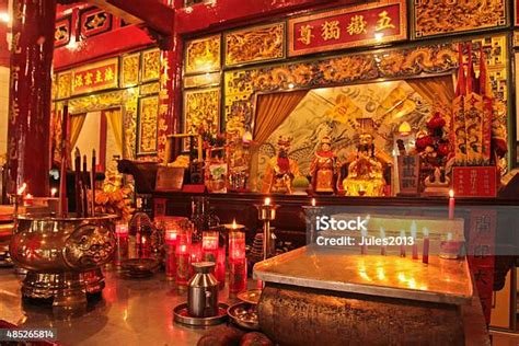 Inside The Chinese Vihara Gunung Timur Temple Medan Indonesia Foto Stok
