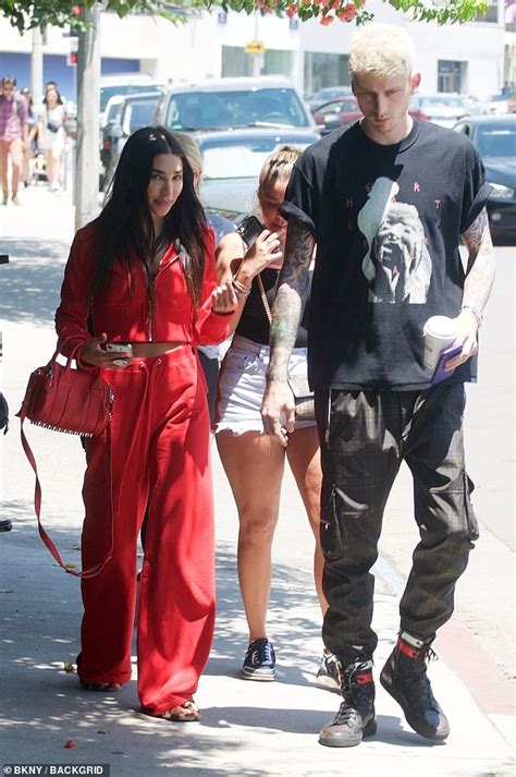 Machine gun kelly is a 31 year old american rapper. Chantel Jeffries steps out with Machine Gun Kelly amid ...