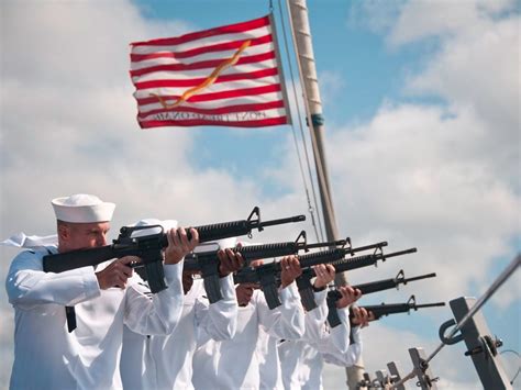 The fascinating story behind the military's use of the 21-gun salute ...