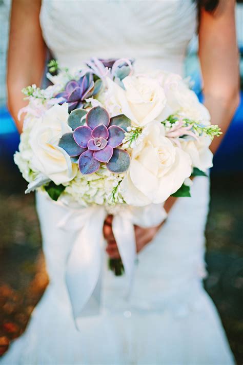 We're excited to share this lovely trio of succulent and dahlia wedding bouquet recipes created for the bride, bridesmaid and flower girl. Bridal Bouquet with Succulents