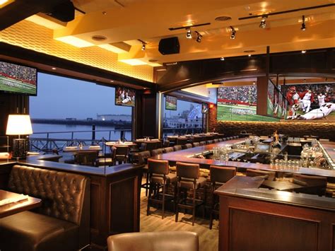With over 50 hd tvs to this neighborhood bar and grill is a great place for lunch or dinner. The Greatest Sports Bars In Boston For Football Sunday 2017
