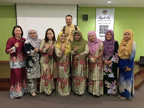 Through ordinan dewan bahasa dan pustaka 1959, dbp was granted a charter with its own board of governors. Bengkel Kerja Penataran Kerangka Standard Bahasa Melayu ...