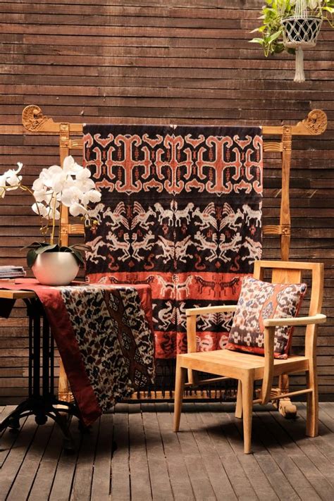 Dekorasi pernikahan etnik berikut ini inspirasi dekorasi pernikahan menggunakan kainkain batik yang menawan. Kain Batik dan Tenun, Inspirasi untuk Dekorasi Interior ...