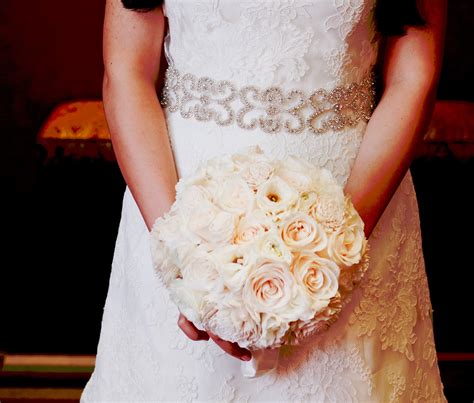 But, i am only finding all cream color bouquets with them. Hollywood Roosevelt Hotel Glamourous Wedding | Heavenly Blooms