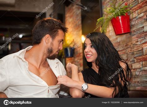 Girl Pulling Up Shirt Girl Pulling Shirt From Her Boyfriend — Stock