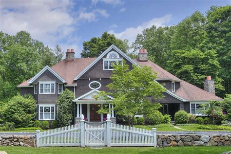 On The Market Westport Colonial Captures Old World Elegance