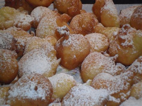 Riuscire a coniugare le frittelle di carnevale con il cibo sano non è semplicissimo, certo il fritto è pur sempre fritto, ma diciamo che queste frittelline morbide saranno uno strappo non troppo peccaminoso. Serendipity home by una mamma con la toga: Frittelle di ...