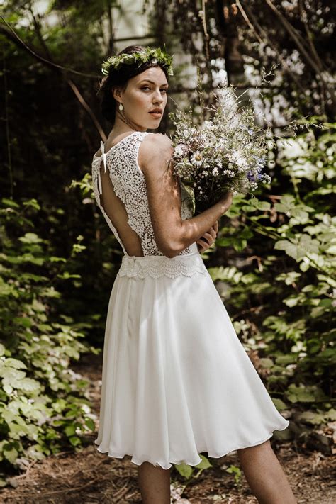 Ein kurzes hochzeitskleid ist besonders bei standesamtlichen hochzeiten sehr gefragt. Kurze Hochzeitskleider Köln: Zauberhaft mit Spitze ♥ Boho ...