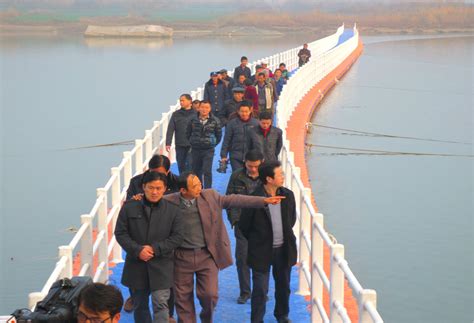Qihua Nanchong Jialing River River Floating Bridge Sichuan Province