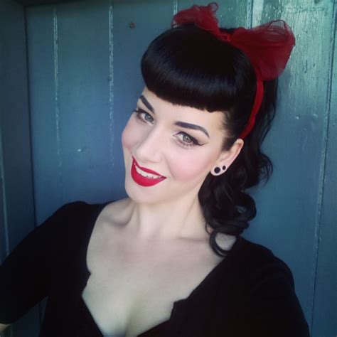 Eyecatching pin up girl hairstyles in 30 do's! 18 Best Easy To Make Pin-Up Hairstyles With Bangs That ...