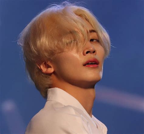 Seventeen Jeonghan Gives Up His Long Blond Hair