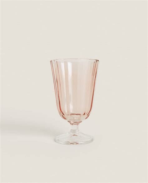 כוס יין מזכוכית עם עיצוב פאות מובלט zara home ישראל