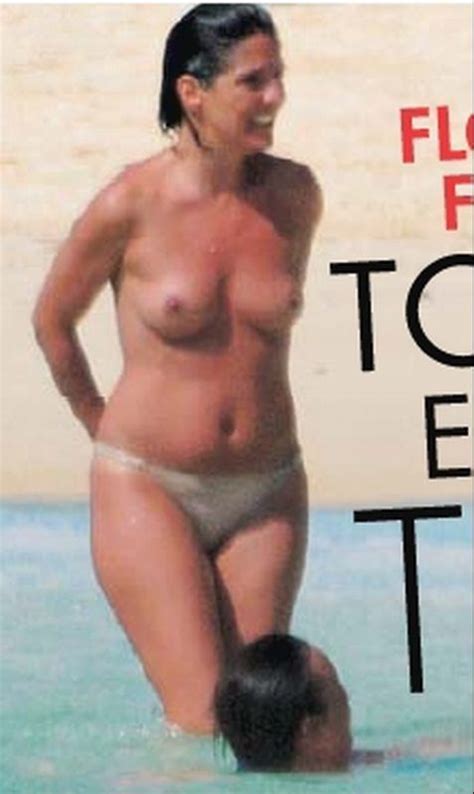 Florence Foresti Nue Dans Plage Topless Sein En Bikini Cloudyx Girl Pics
