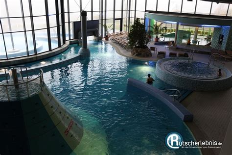 Neben einem schwimmbad findet sich auch ein wellnessbereich mit verschiedenen saunen und unterschiedlichen aufgüssen, zwei. Maritimo Erkenschwick - Strahlend Schon Maritimo Oer ...
