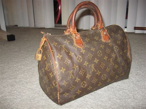 Vintage Louis Vuitton Speedy Handbags