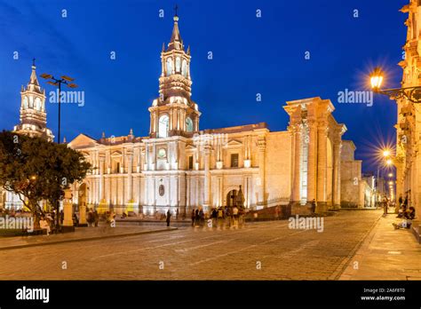 Catedral De Arequipa Fotos Und Bildmaterial In Hoher Auflösung Alamy