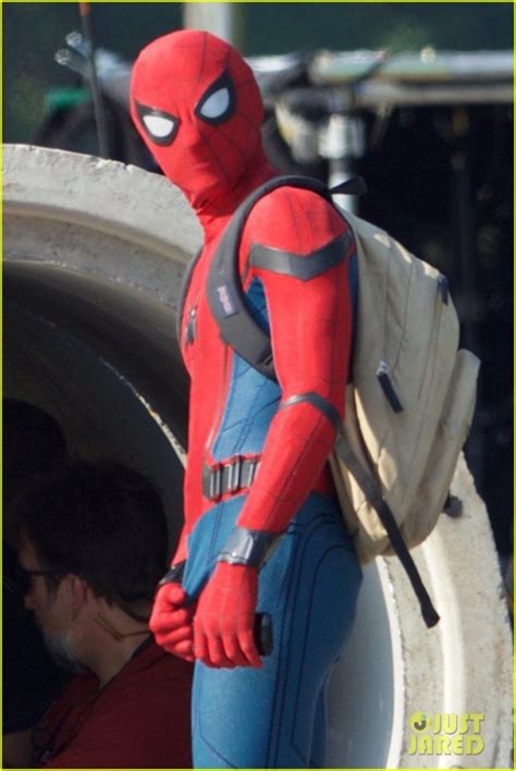 I dont know how comics work so i'm just curious as to if they publish one story at a time and then let another writer publish a new one. Tom Holland Dons His Famous Costume in SPIDER-MAN ...